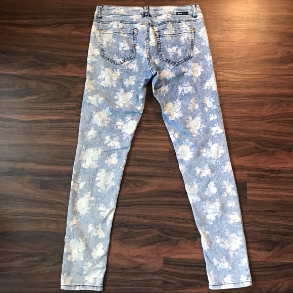 *PRICE DROP!* Floral Denim Skinny Jeans - Picture 2 of 4